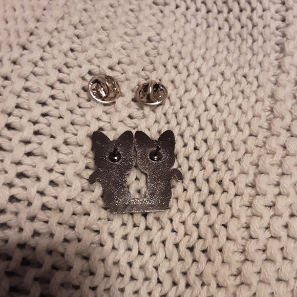 Luna lapel pin - Picture 6 of 6